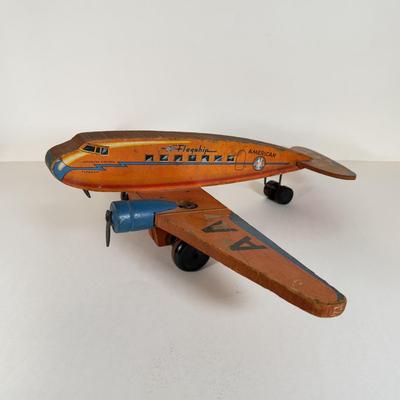 LOT 152 O: Vintage Fischer Price American Airlines Flagship Wooden Airplane Toy