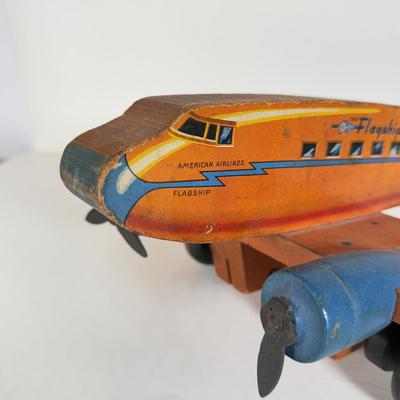 LOT 152 O: Vintage Fischer Price American Airlines Flagship Wooden Airplane Toy