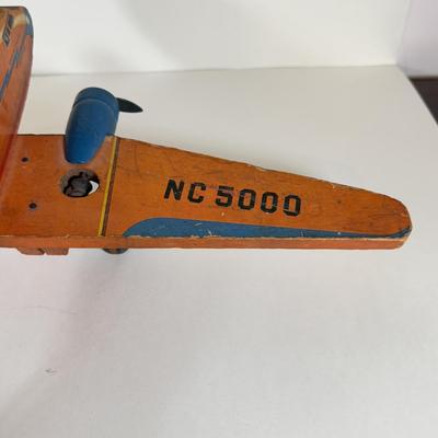 LOT 152 O: Vintage Fischer Price American Airlines Flagship Wooden Airplane Toy