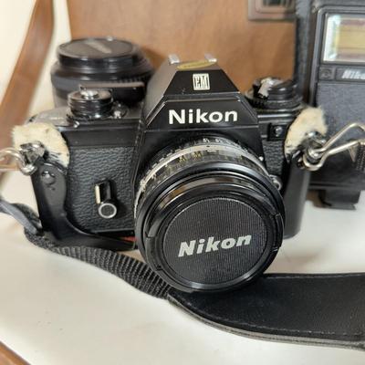 LOT 158B: Nikon EM 35mm Film Camera w/ Flash SB-E, Bag, Lens & Paperwork
