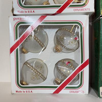LOT 159L: Vintage Glass Christmas Ornaments
