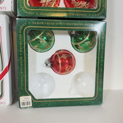 LOT 159L: Vintage Glass Christmas Ornaments