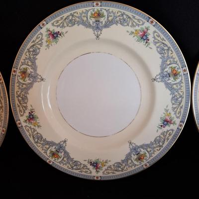Royal Worcester Fine Bone China Set "The Duchess" (D-SD)
