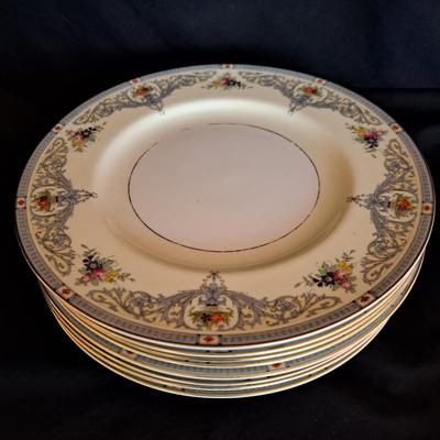 Royal Worcester Fine Bone China Set "The Duchess" (D-SD)