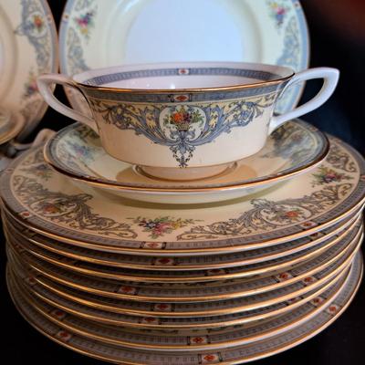 Royal Worcester Fine Bone China Set "The Duchess" (D-SD)