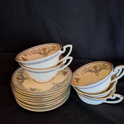 Royal Worcester Fine Bone China Set "The Duchess" (D-SD)