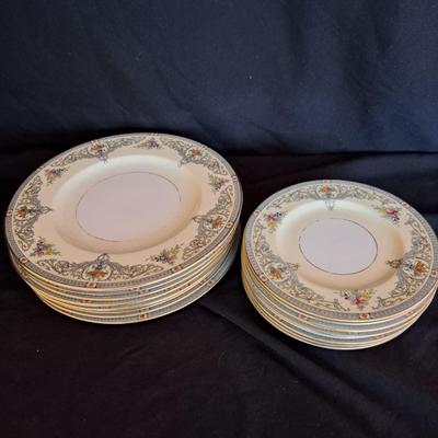Royal Worcester Fine Bone China Set "The Duchess" (D-SD)