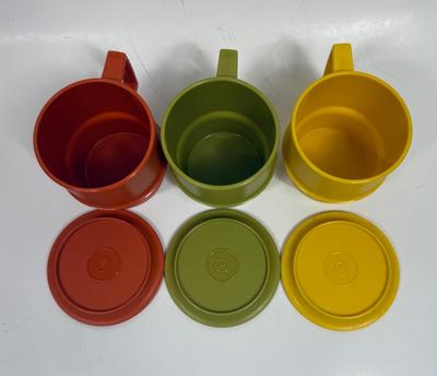 3 Vintage Tupperware Stackable Sealable Coffee Mugs with lids/coasters green orange yellow
