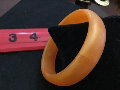 Vintage Creamsicle Lucite Bangle