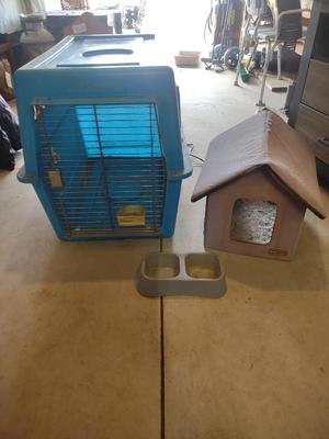 SMALL HEATED PET HOUSE & LARGE DOG CRATE