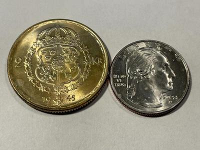 Sweden 1945-G Uncirculated Toned 2 Kronor Silver Coin KM#815 as Pictured. FREE DOMESTIC SHIPPING.