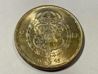 Sweden 1945-G Uncirculated Toned 2 Kronor Silver Coin KM#815 as Pictured. FREE DOMESTIC SHIPPING.