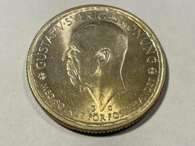 Sweden 1945-G Uncirculated Toned 2 Kronor Silver Coin KM#815 as Pictured. FREE DOMESTIC SHIPPING.