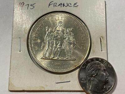 FRANCE 1975 UNCIRCULATED CONDITION 50-FRANCS SILVER COIN AS PICTURED. FREE DOMESTIC SHIPPING.