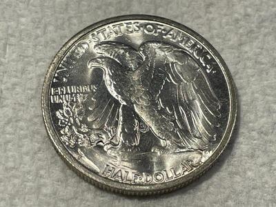 (COIN-1) 1946-S CHOICE BU FROM AN ORIGINAL ROLL WALKING LIBERTY SILVER HALF DOLLAR. FREE DOMESTIC SHIPPING.