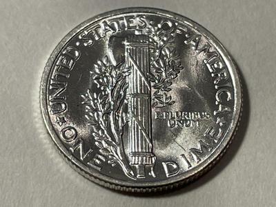 1942-P BRILLIANT UNCIRCULATED FULL SPLIT BANDS CONDITION MERCURY SILVER DIME AS PICTURED. COIN #4.