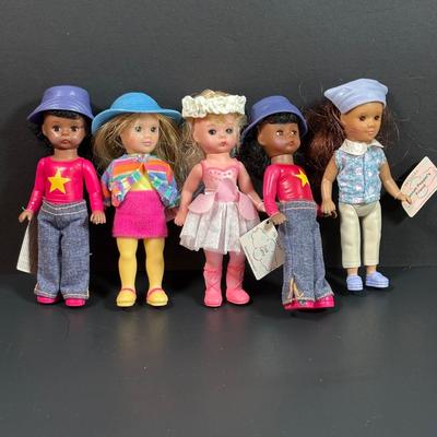 LOT 136: McDonalds Madame Alexander Happy Meal Toys