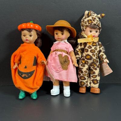 LOT 136: McDonalds Madame Alexander Happy Meal Toys