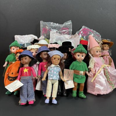 LOT 136: McDonalds Madame Alexander Happy Meal Toys