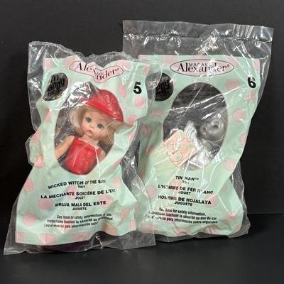 LOT 137: New in Package McDonalds Happy Meal Toys: Wizard of Oz Madame Alexander (8) & 2005 Madame Alexander 1-10