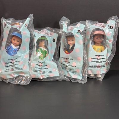 LOT 137: New in Package McDonalds Happy Meal Toys: Wizard of Oz Madame Alexander (8) & 2005 Madame Alexander 1-10