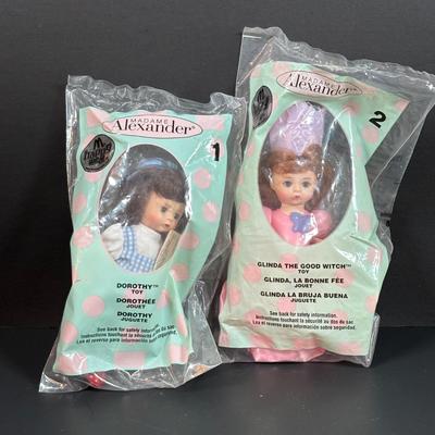 LOT 137: New in Package McDonalds Happy Meal Toys: Wizard of Oz Madame Alexander (8) & 2005 Madame Alexander 1-10