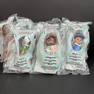 LOT 137: New in Package McDonalds Happy Meal Toys: Wizard of Oz Madame Alexander (8) & 2005 Madame Alexander 1-10