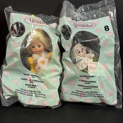 LOT 137: New in Package McDonalds Happy Meal Toys: Wizard of Oz Madame Alexander (8) & 2005 Madame Alexander 1-10