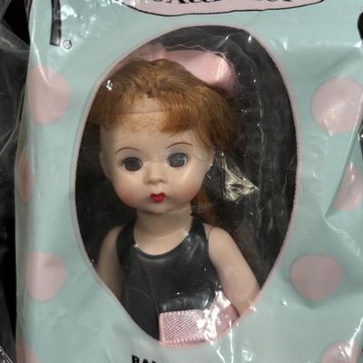 LOT 137: New in Package McDonalds Happy Meal Toys: Wizard of Oz Madame Alexander (8) & 2005 Madame Alexander 1-10