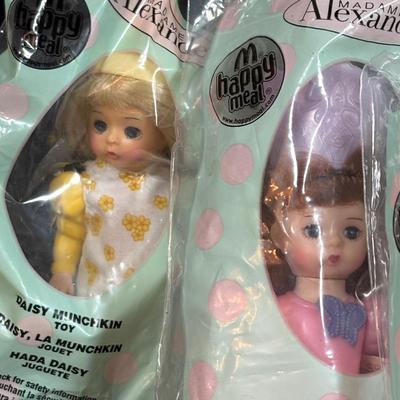 LOT 137: New in Package McDonalds Happy Meal Toys: Wizard of Oz Madame Alexander (8) & 2005 Madame Alexander 1-10