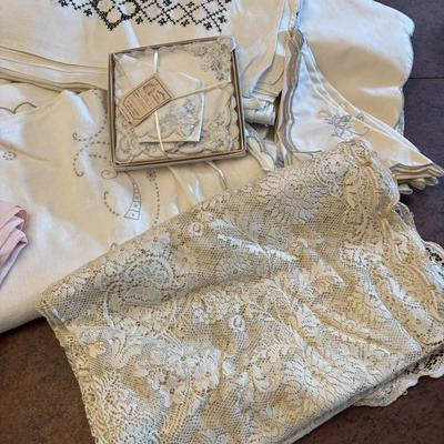 LOT 139: Linen Collection: Crocheted, Cross Stiches: Various Sizes