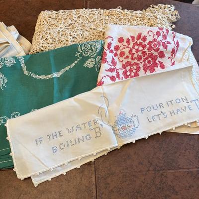 LOT 139: Linen Collection: Crocheted, Cross Stiches: Various Sizes