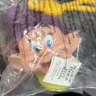 LOT 142: NIP McDonalds Happy Meal Toys: Spy Kids 2, Puss in Boots, Snow White, Bambi & 101 Dalmatians