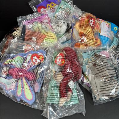 LOT 144: NIP McDonalds Ty Teenie Beanie Babies 1-18, Country Bears (8) & Fijit Friends Shimmies 1-6