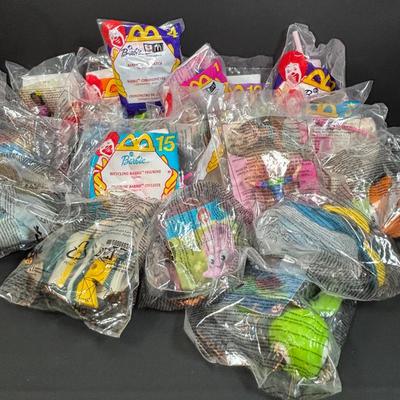 LOT 146: New in Package McDonalds Happy Meal Toys: Complete 2000 Barbies & 7 Finding Nemo