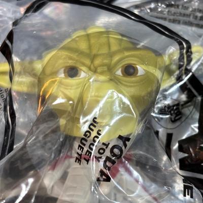 LOT 147: NIP 2008 Star Wars "The Clone Wars" McDonalds Happy Meal Toys 1-18