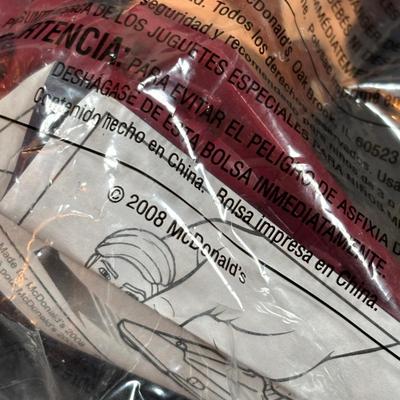 LOT 147: NIP 2008 Star Wars "The Clone Wars" McDonalds Happy Meal Toys 1-18