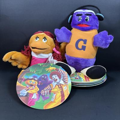 LOT 149: Vintage Early Birdie & Grimace Plush Toys & McDonalds Plastic Dishes (5)