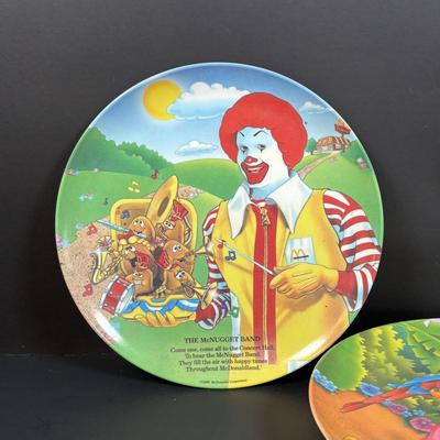 LOT 149: Vintage Early Birdie & Grimace Plush Toys & McDonalds Plastic Dishes (5)