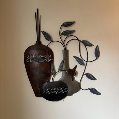 LOT 154: Home Decor: Metal Wall Art/Sculptures &n Dragon Fly Bathroom Decor