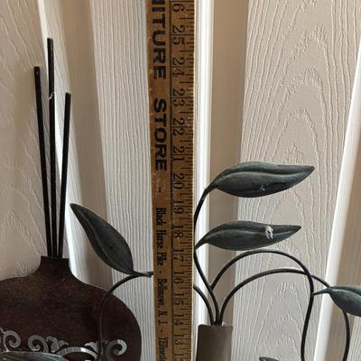 LOT 154: Home Decor: Metal Wall Art/Sculptures &n Dragon Fly Bathroom Decor