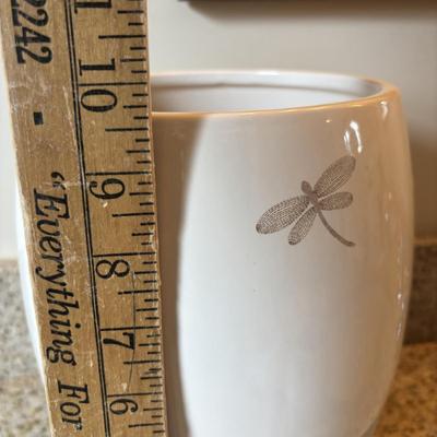 LOT 154: Home Decor: Metal Wall Art/Sculptures &n Dragon Fly Bathroom Decor