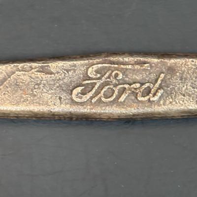 LOT 156: Antique/Vintage Tools: Ford Model-T Open Ended Wrenches, Greenlee Conduit No 735 Knockout Punch Set, Stanley No 110 Plane &...