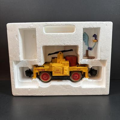 LOT 159: Lionel 87208n Wile E. Coyote & Road Runner Handcar in O Scale (Missing Wile E. Coyote)