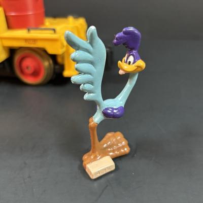LOT 159: Lionel 87208n Wile E. Coyote & Road Runner Handcar in O Scale (Missing Wile E. Coyote)