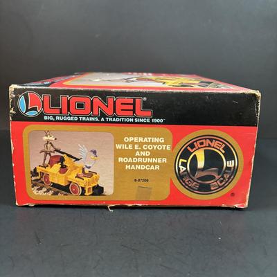 LOT 159: Lionel 87208n Wile E. Coyote & Road Runner Handcar in O Scale (Missing Wile E. Coyote)
