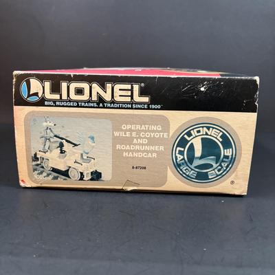LOT 159: Lionel 87208n Wile E. Coyote & Road Runner Handcar in O Scale (Missing Wile E. Coyote)