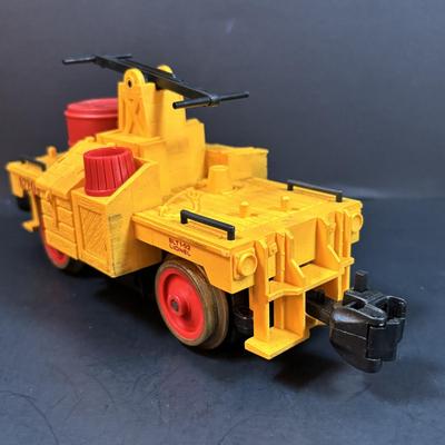 LOT 159: Lionel 87208n Wile E. Coyote & Road Runner Handcar in O Scale (Missing Wile E. Coyote)