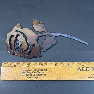 LOT 160: Flower & Angel Suncatchers, Gift Gallery Musical Revolving Carousel