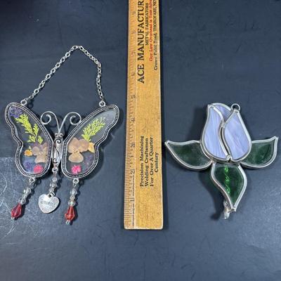 LOT 160: Flower & Angel Suncatchers, Gift Gallery Musical Revolving Carousel